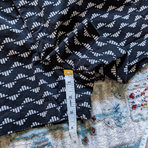 Old Navy Pixie Shorts - Picture 5 of 6